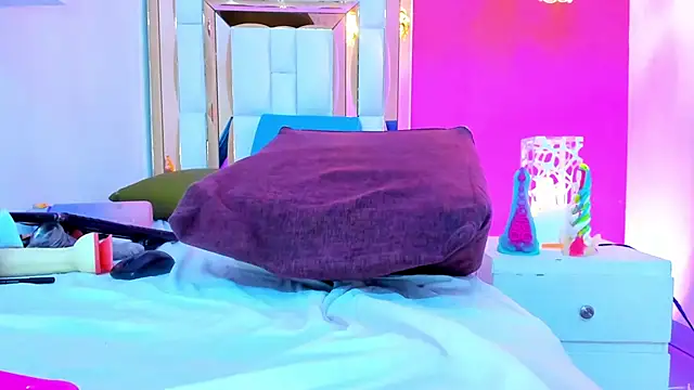 Tifany_69_ Chat XXX in diretta