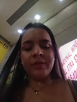 Chatroom XXX en direct de Julieth_hot-69