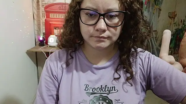 Chatroom XXX en direct de curly_greeneyed