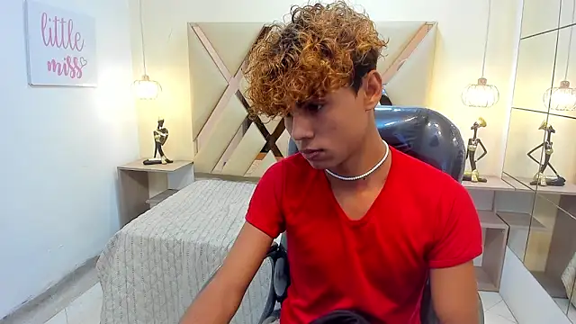 Chatroom XXX en direct de Anyelo_Twink