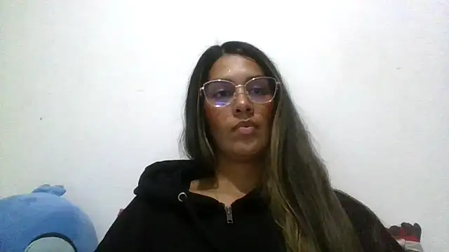 Chatroom XXX en direct de Juanabrunette7