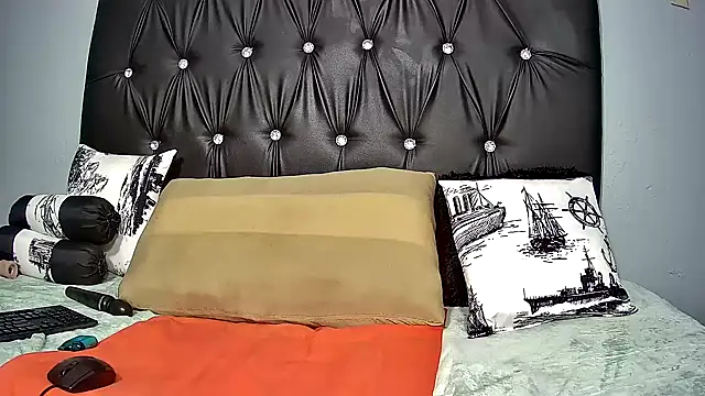 Онлайн чат XXX SweetandNaughty22