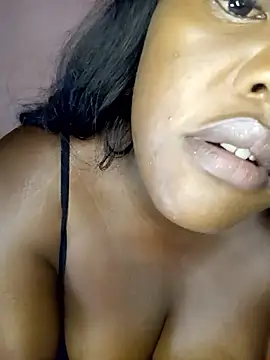 BigBootyBitch96のライブXXXチャット