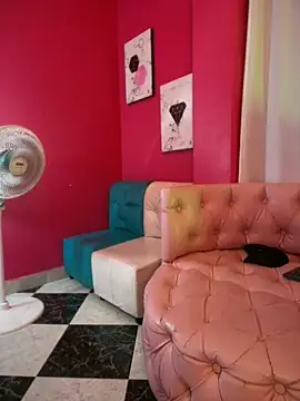 NovaFoxxn Live XXX chat