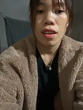 nhinhi-sexy Adlı Modelin Canlı XXX Sohbeti