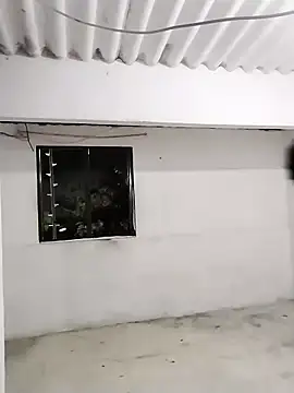 emma_purple_ Show in webcam