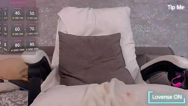 Chat XXX en directo de LillySquirtShot