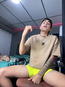 Вебкам-шоу MichaelMiller20261