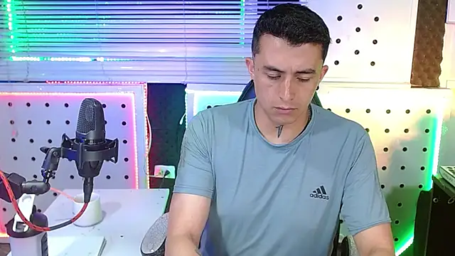 Godofcumxxx Chat XXX in diretta