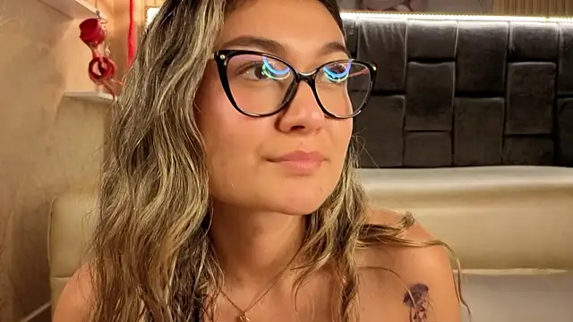 Im-Lola's Live XXX Chat