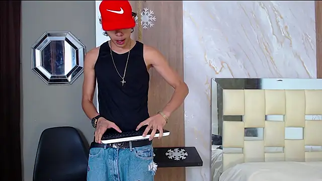 Harry_jhonsson Adlı Modelin Canlı XXX Sohbeti