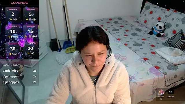 soniafuckboobs' Live XXX Chat