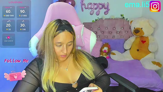 ema_tayy élő XXX-chatje