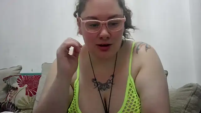 Bustycurves élő XXX-chatje