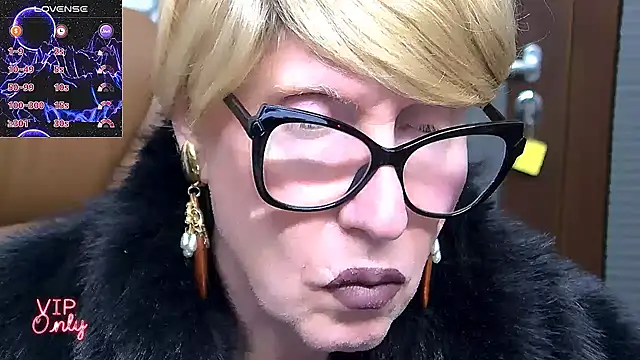 ROBY_SWEETHOT Adlı Modelin Canlı XXX Sohbeti