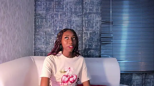 NathalyLeen Chat XXX in diretta