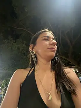 Carolina_1111 Chat XXX in diretta