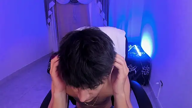 Aron_BoyyのライブXXXチャット