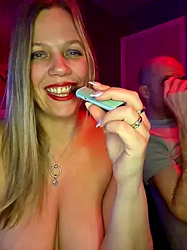 XXXHornyMilf Chat XXX in diretta