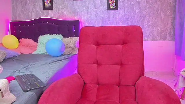 Lauren_smiles Adlı Modelin Canlı XXX Sohbeti