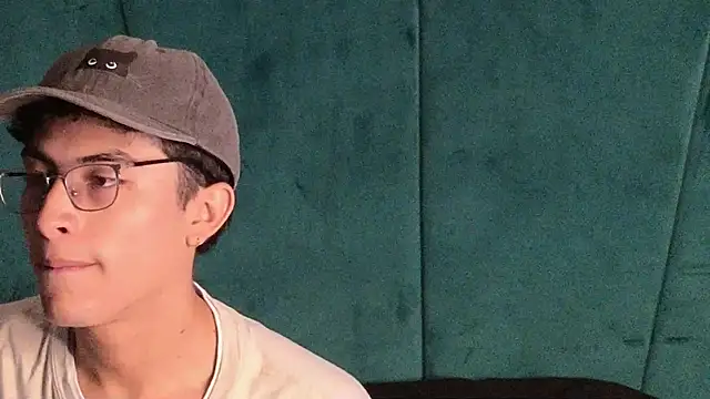 دردشة Aaron_Eze الجنسية المباشرة