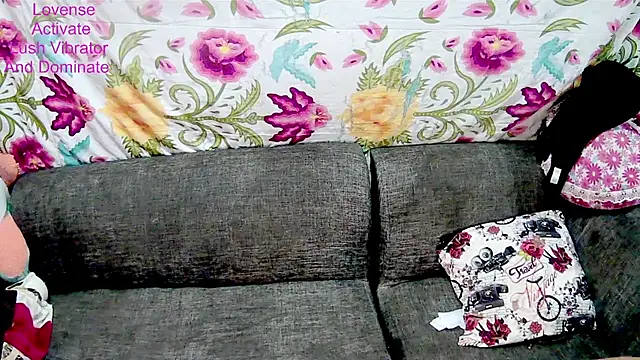 Bonnie_and_wizkhal élő XXX-chatje