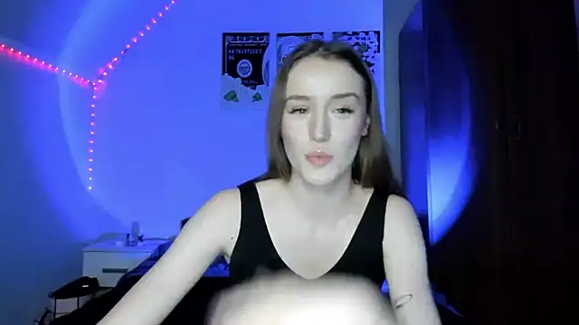 tinyglow's Live XXX Chat