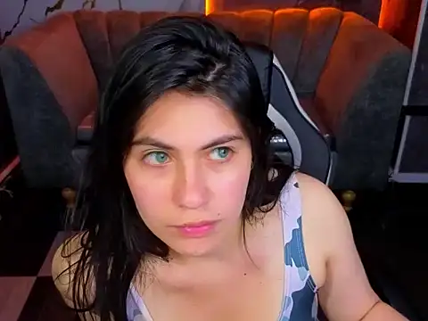 hasszul_b Adlı Modelin Canlı XXX Sohbeti