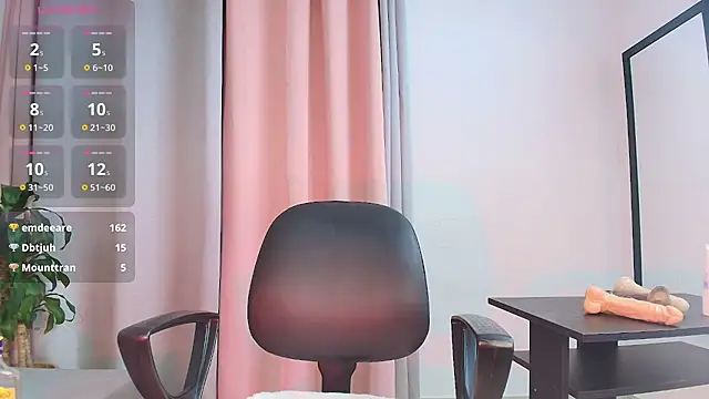 saray_reesee élő XXX-chatje