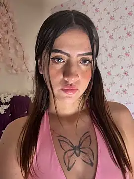 LunaaBlossom Show in webcam