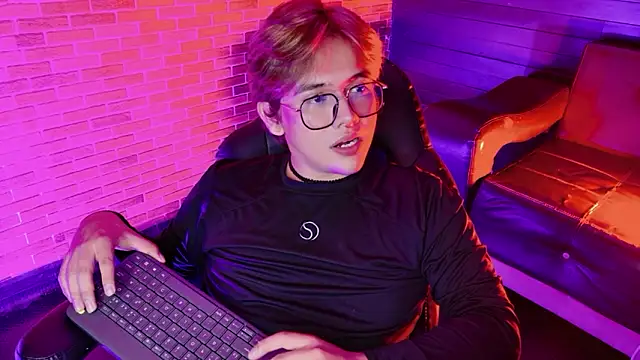 Онлайн чат XXX benji_vampire