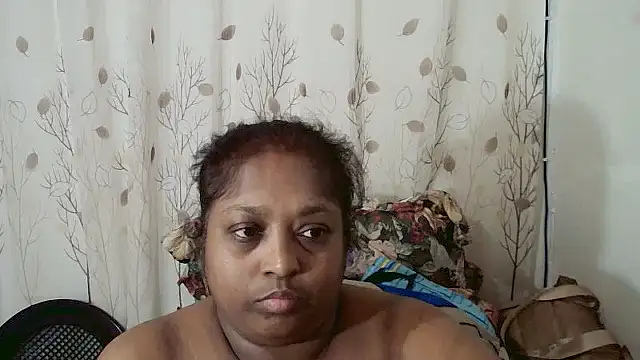 Indiantasha élő XXX-chatje