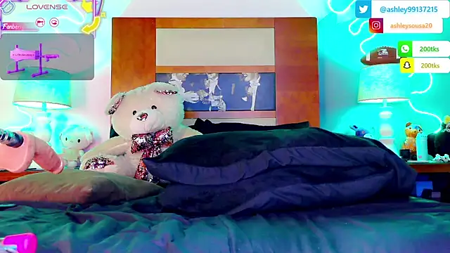 ashley_19xx Adlı Modelin Canlı XXX Sohbeti