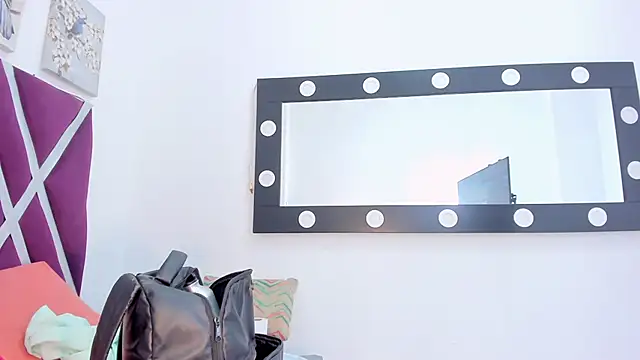 emilysejmet Chat XXX in diretta