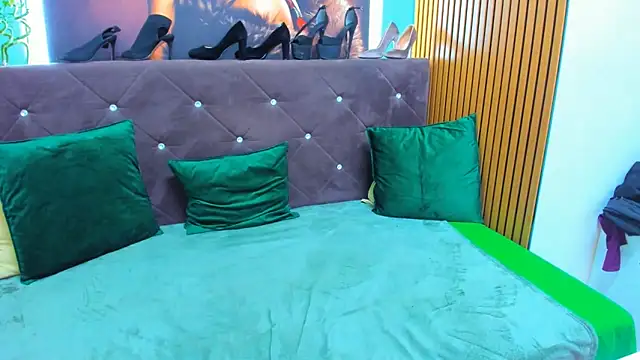 LauraSiin Chat XXX live