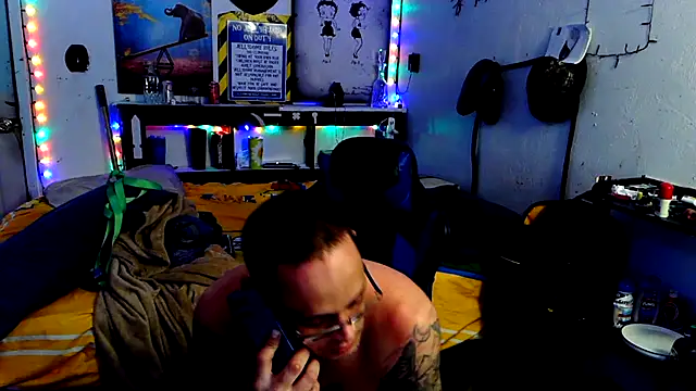 Buffshagswell: διαδικτυακό σόου στην κάμερα