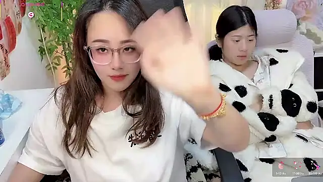 NEWONETOのライブXXXチャット