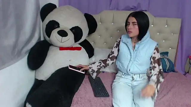 eimyy_rouse Adlı Modelin Canlı XXX Sohbeti