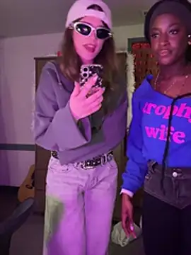 Živý XXX chat CookiesNcreaming