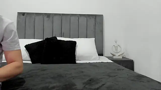 RedNDizzy Chat XXX live