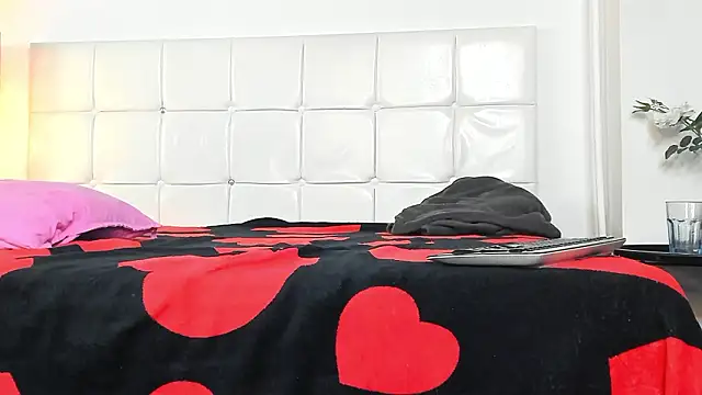 EsterLima: διαδικτυακό σόου στην κάμερα