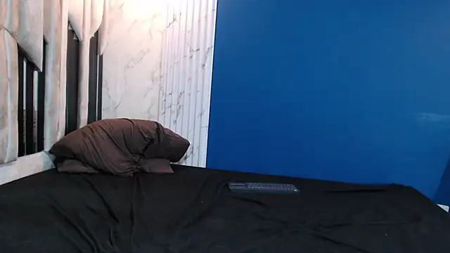 Chatroom XXX en direct de DominicAndViolet