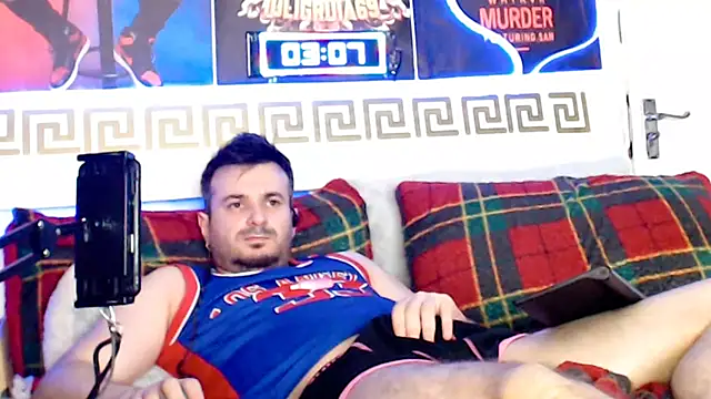 FuckToyBoy69: διαδικτυακό σόου στην κάμερα