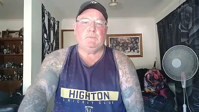 KINKYBLUEYES69 网络视讯表演