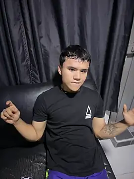 Онлайн чат XXX CreamKingg