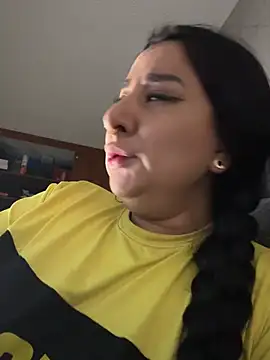 Abril_Luv élő XXX-chatje