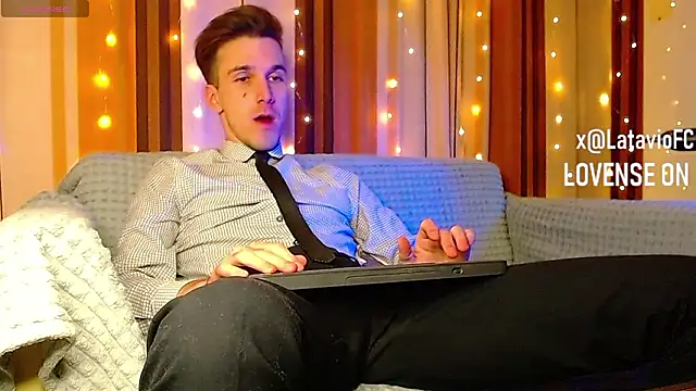 XXX chat uživo modela Midnighter_