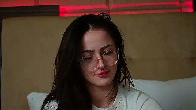 Chat XXX en directo de LucyLextonX