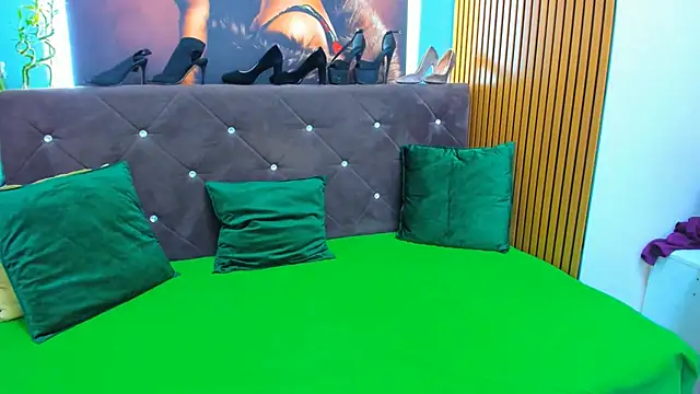 LauraSiin 即時 XXX 聊天