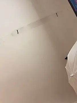 Chat +18 de Alisha-Bond ao vivo